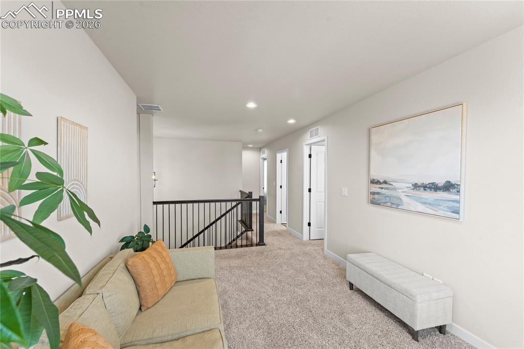 Image 31 of 49: Loft