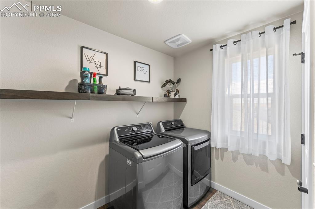 Image 33 of 49: Laundry