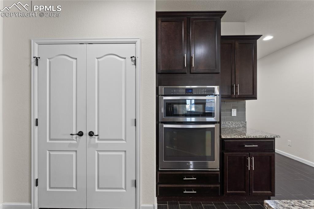 Image 15 of 46: Kitchen