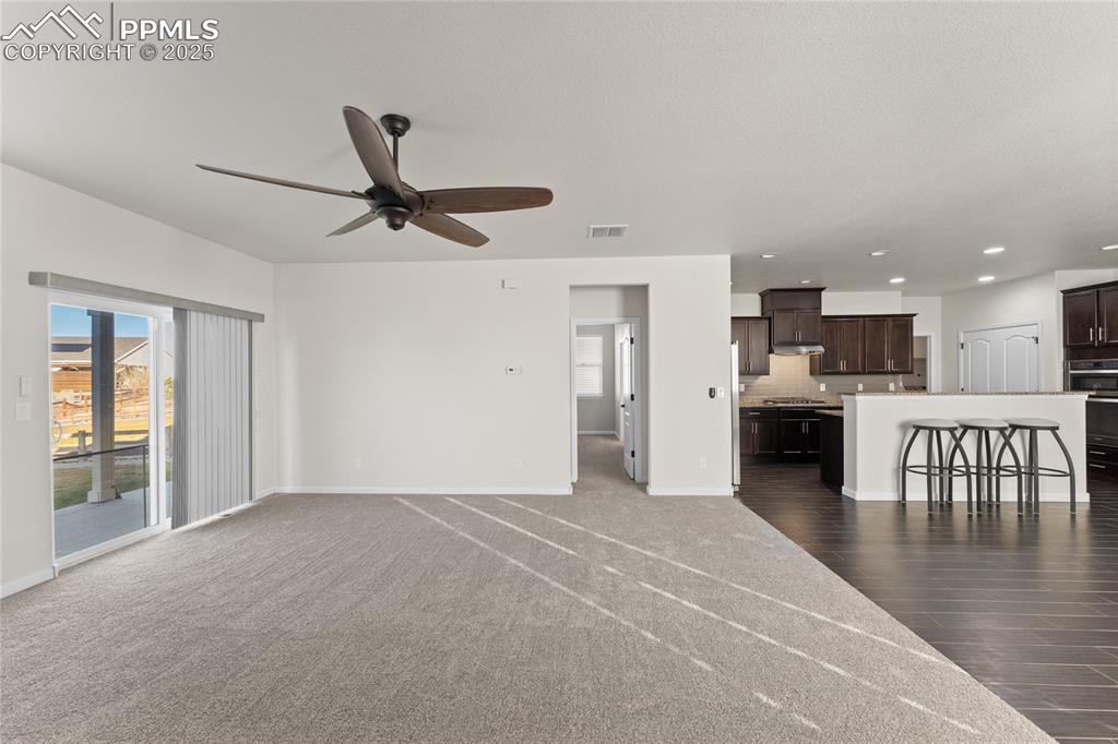 Image 23 of 46: Living Room