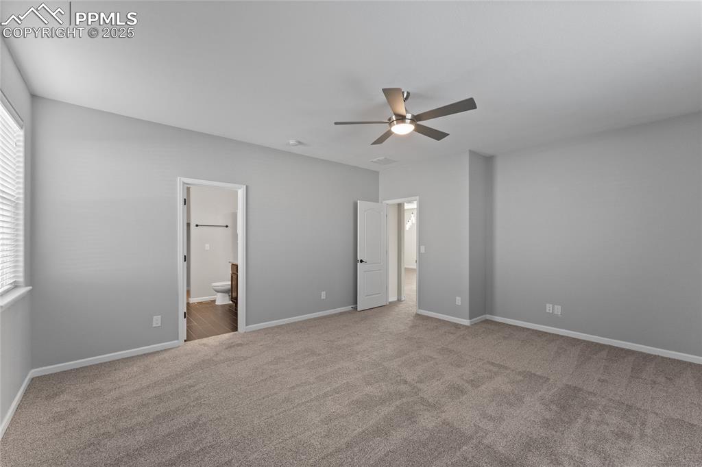 Image 26 of 46: Bedroom