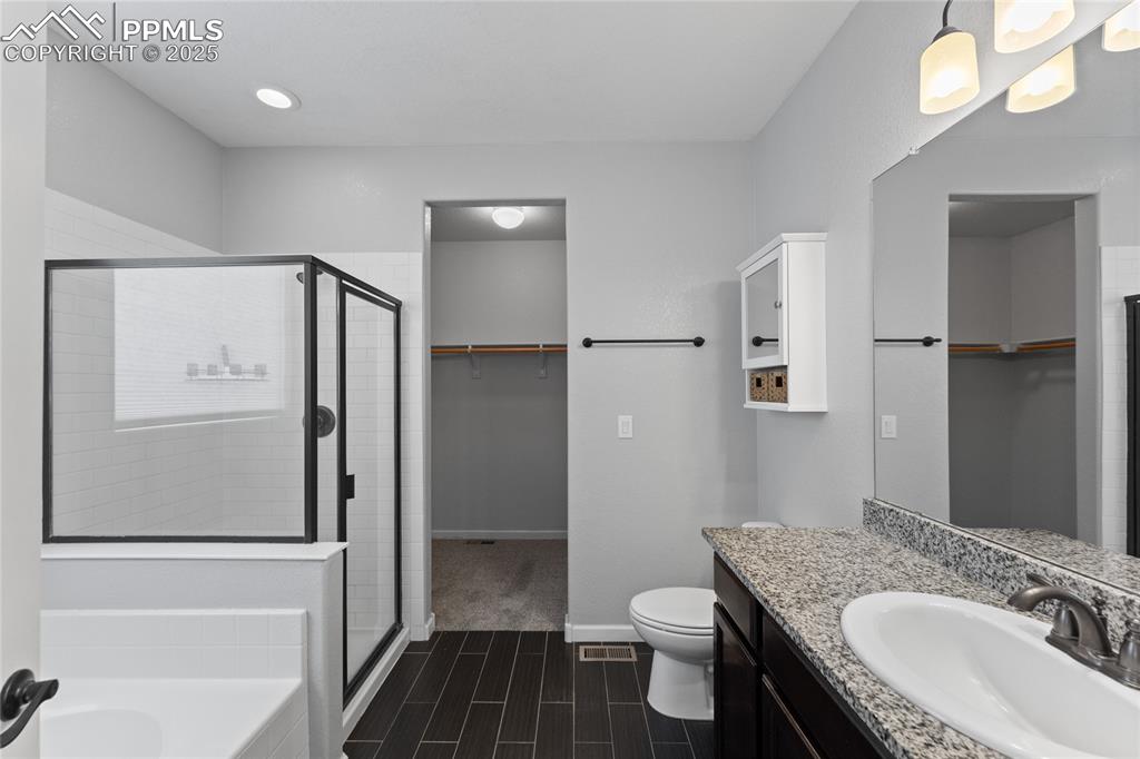 Image 27 of 46: Bathroom