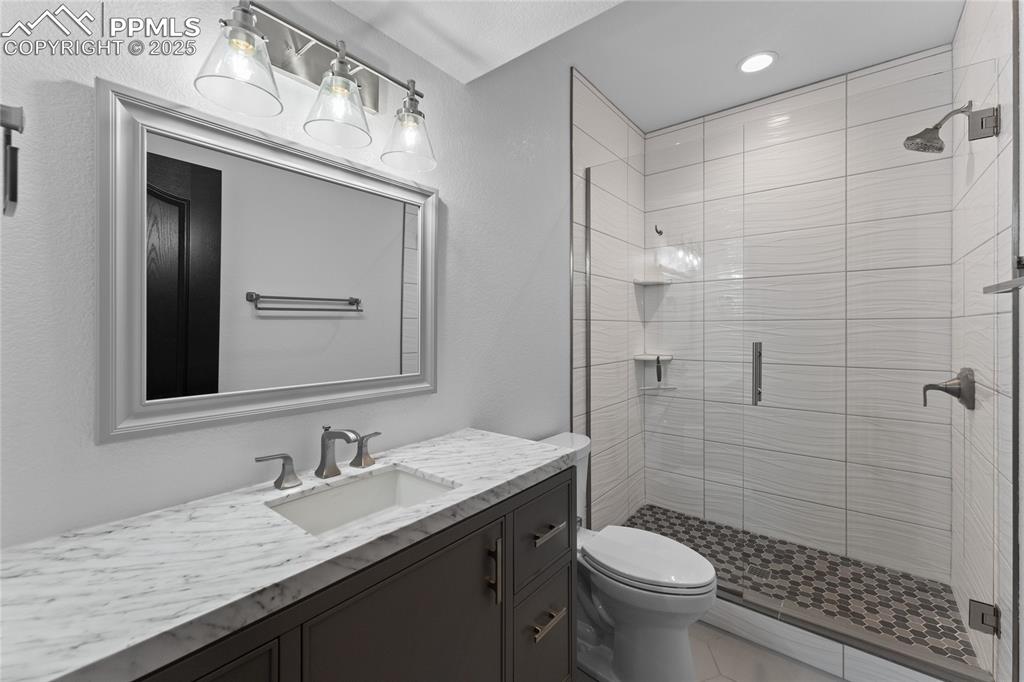 Image 38 of 46: Bathroom