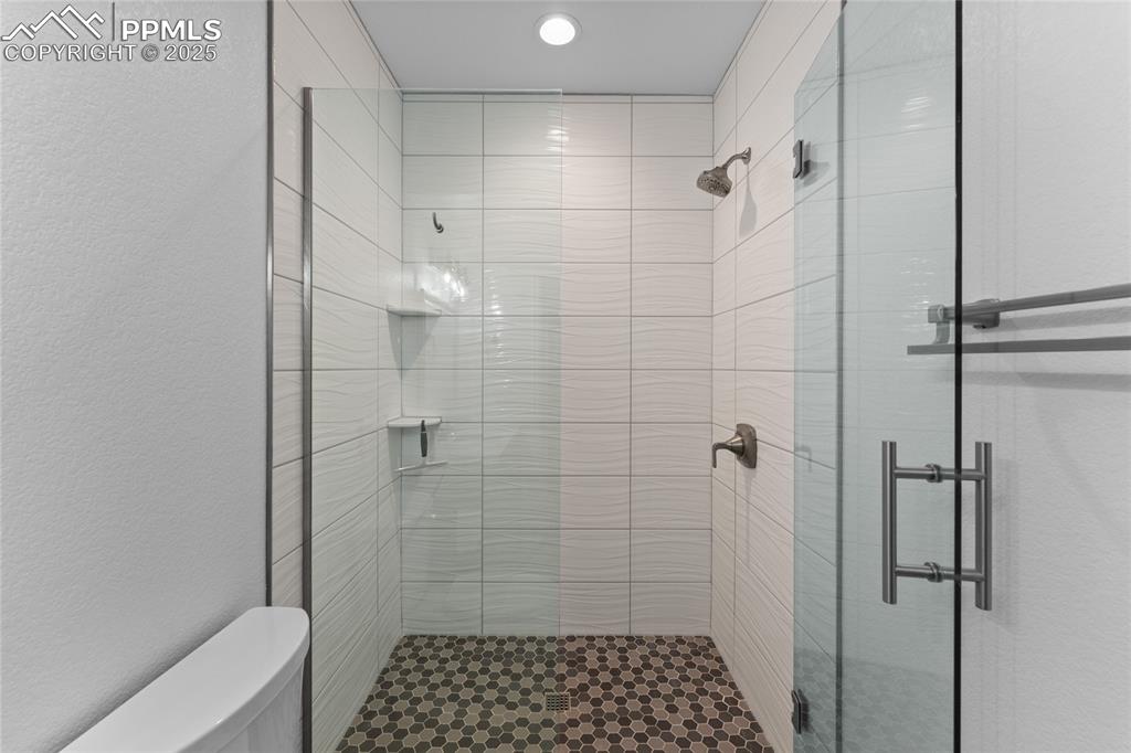 Image 39 of 46: Bathroom