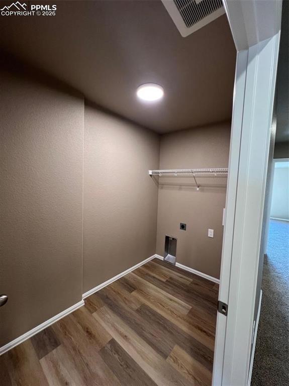 Image 11 of 32: Laundry