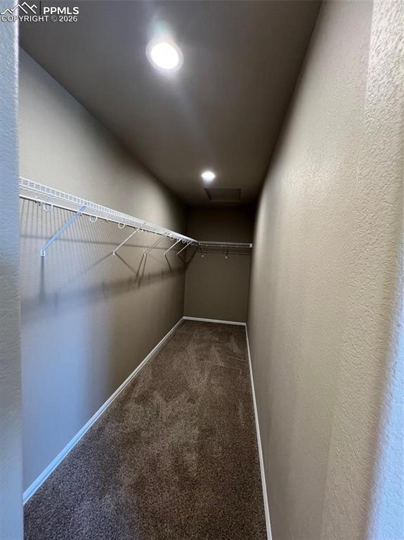 Image 28 of 32: Closet