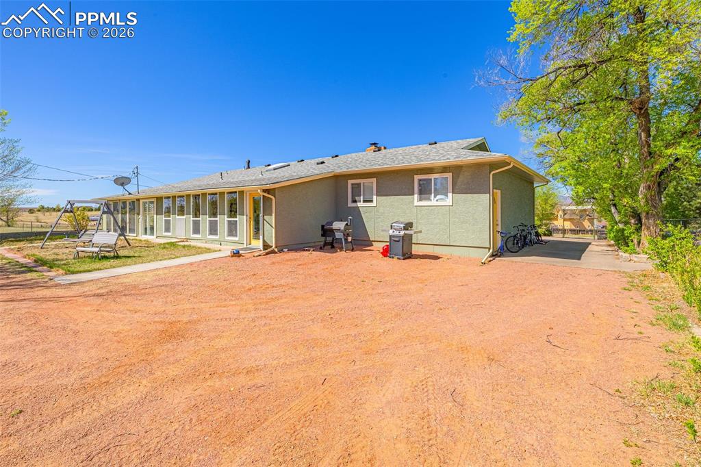 Image 2 of 27: Back of Structure