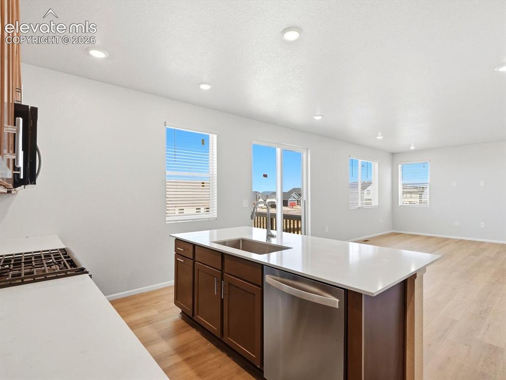 Image 10 of 29: Kitchen