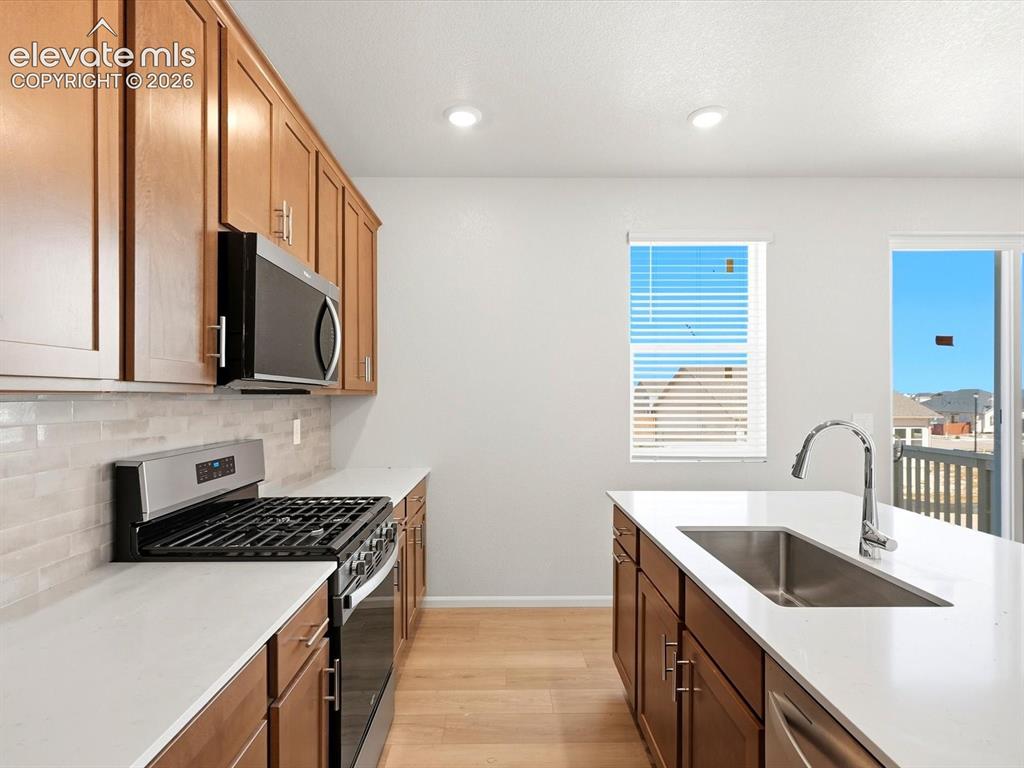 Image 11 of 29: Kitchen