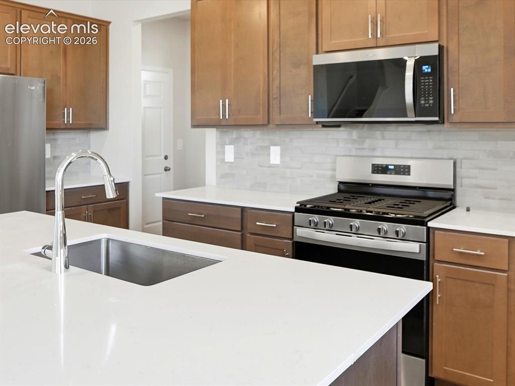 Image 13 of 29: Kitchen