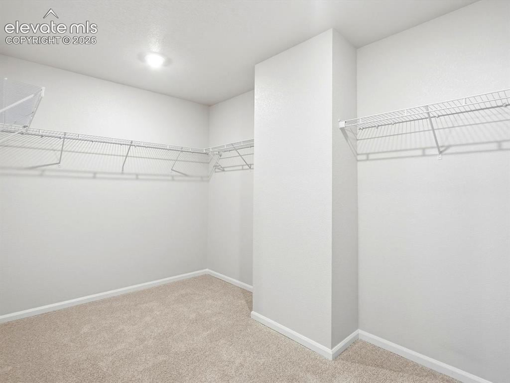 Image 24 of 29: Closet