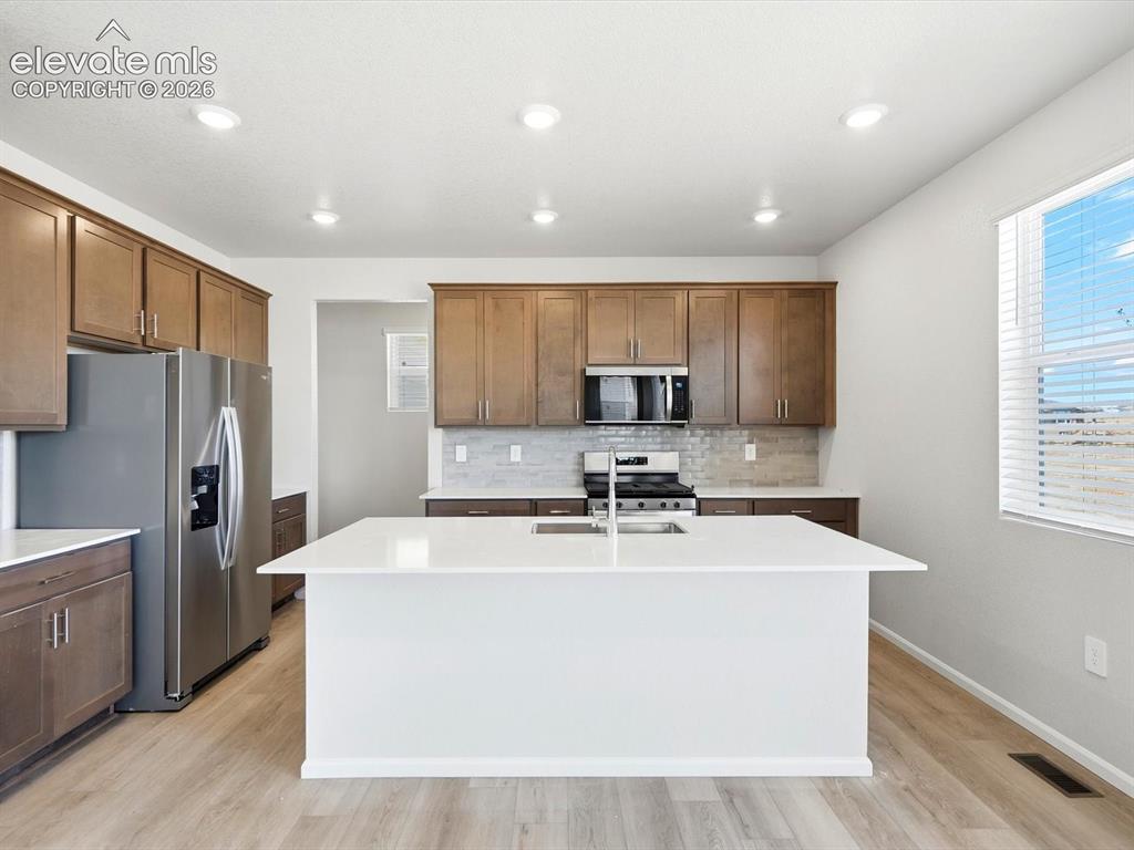 Image 9 of 29: Kitchen