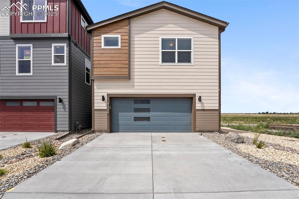 Image 29 of 36: Back of Structure