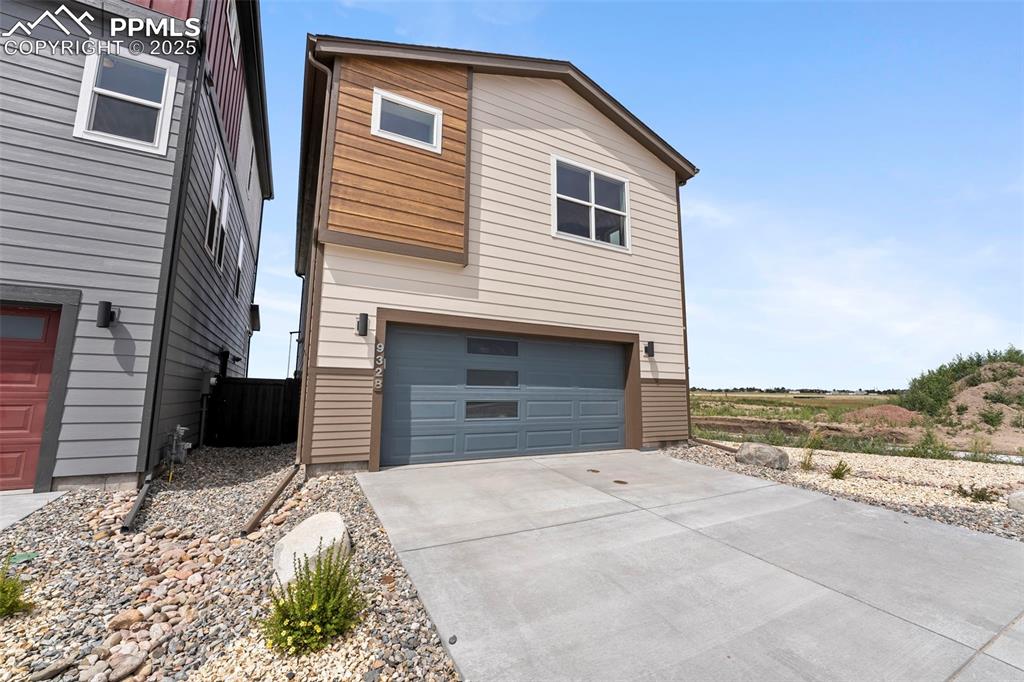 Image 31 of 36: Back of Structure