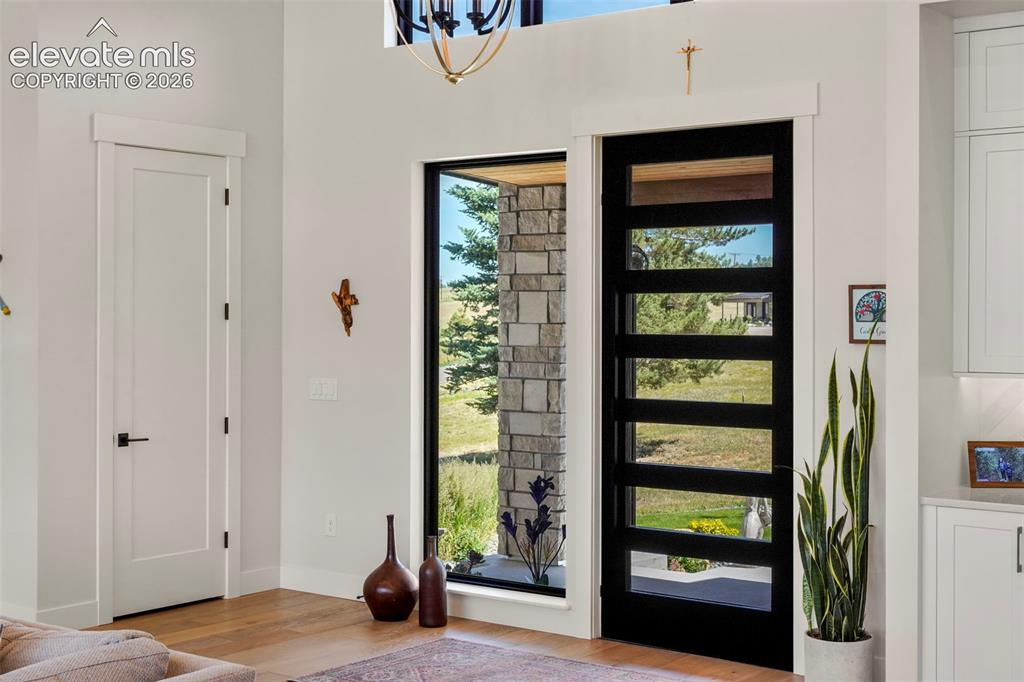 Image 9 of 50: Entry