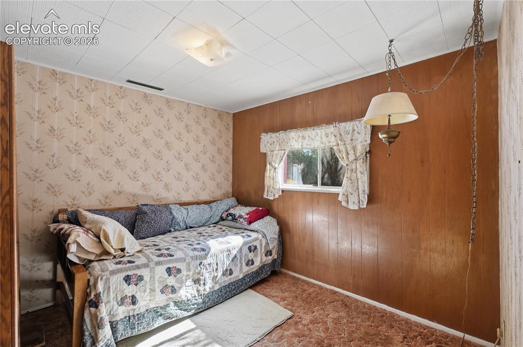 Image 5 of 28: Bedroom
