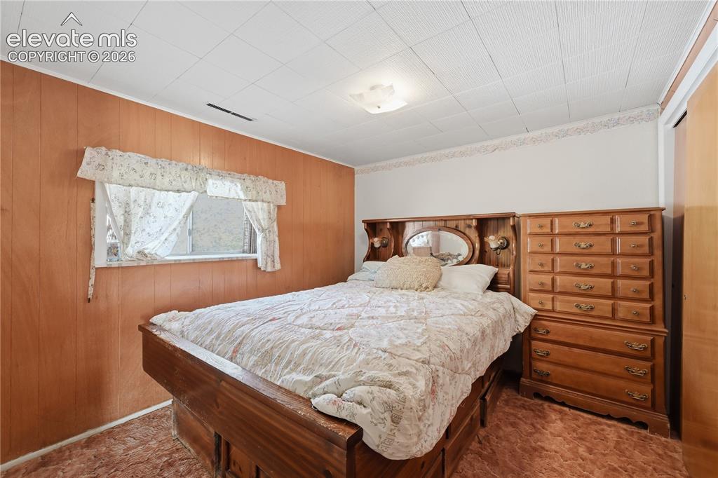 Image 7 of 28: Bedroom