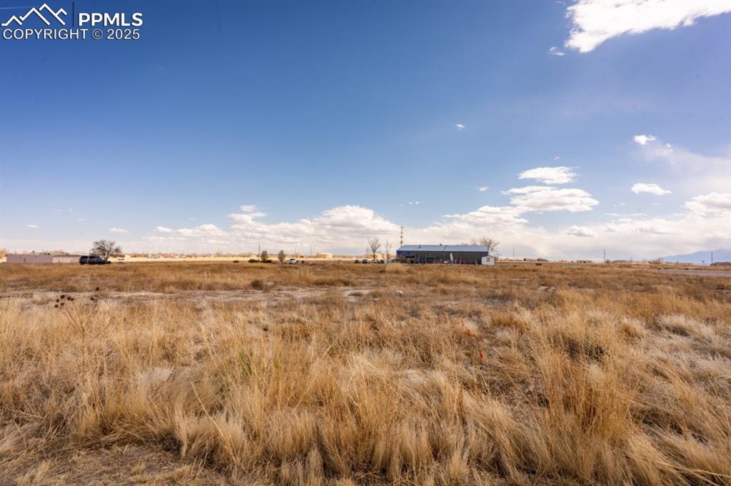 Image 17 of 18: View of local wilderness with rural landscape