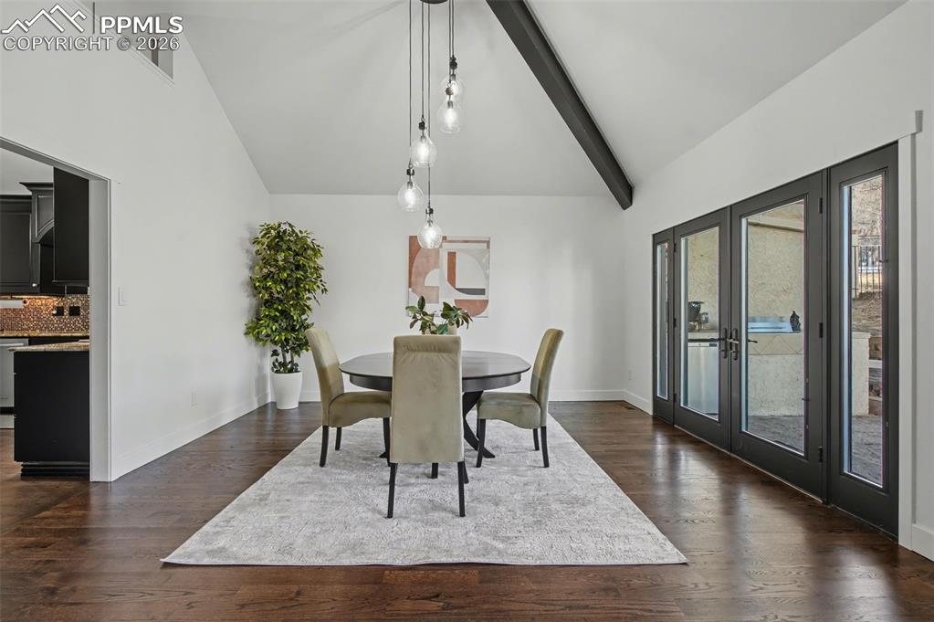 Image 14 of 36: Dining Area