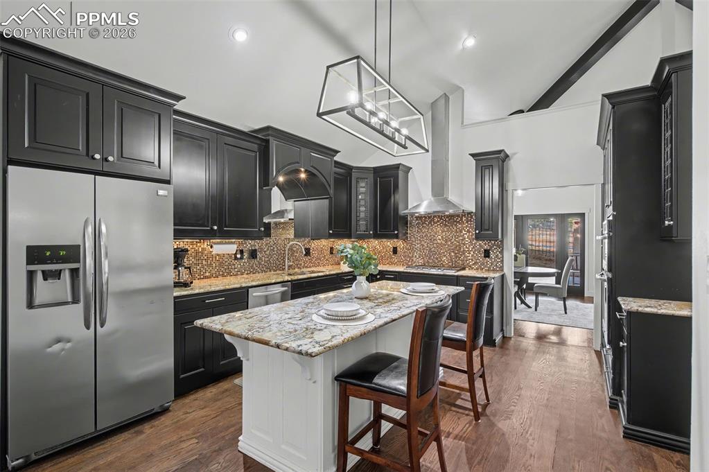 Image 19 of 36: Kitchen