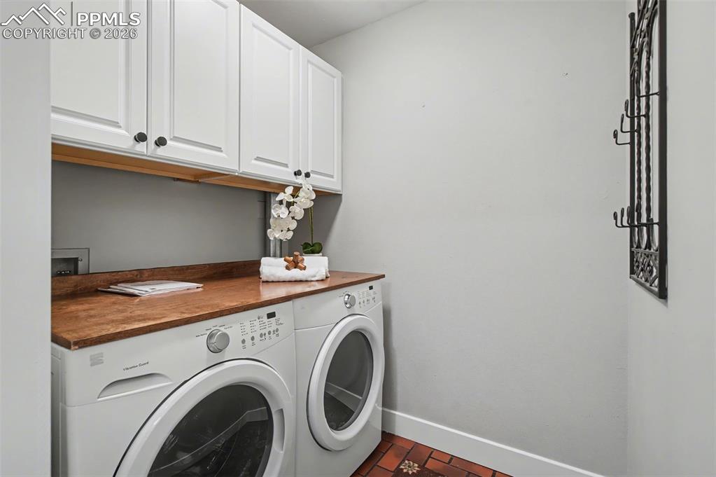 Image 31 of 36: Laundry