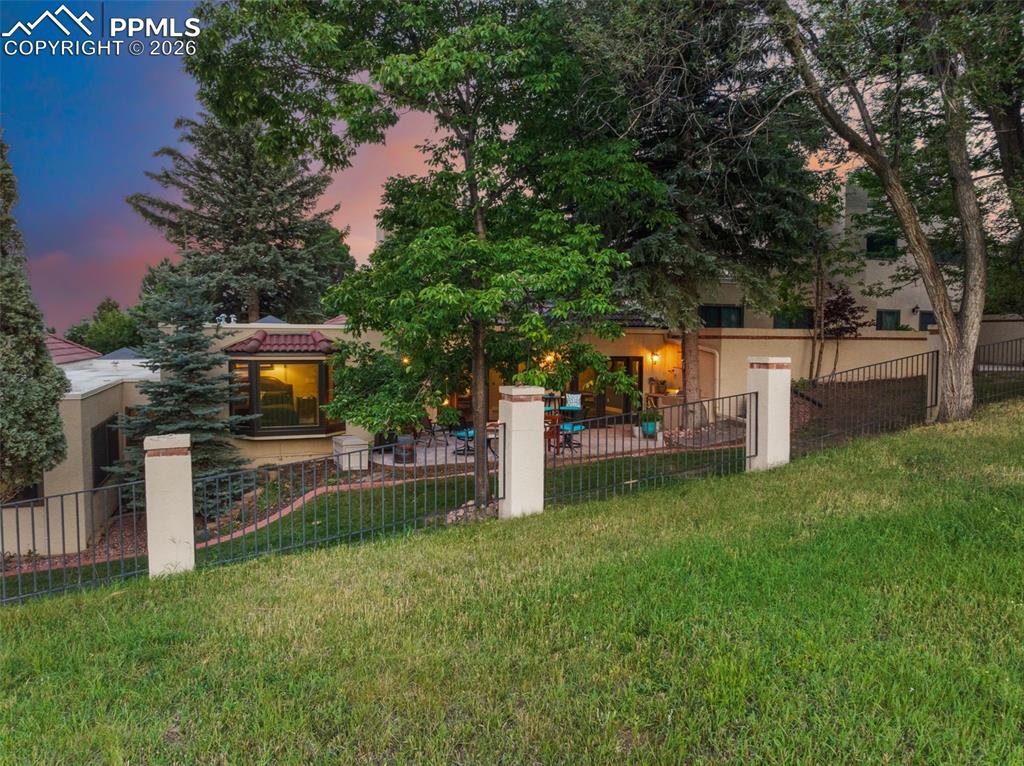 Image 36 of 36: Yard