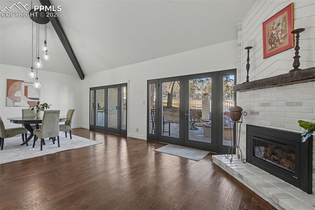 Image 8 of 36: Living Room