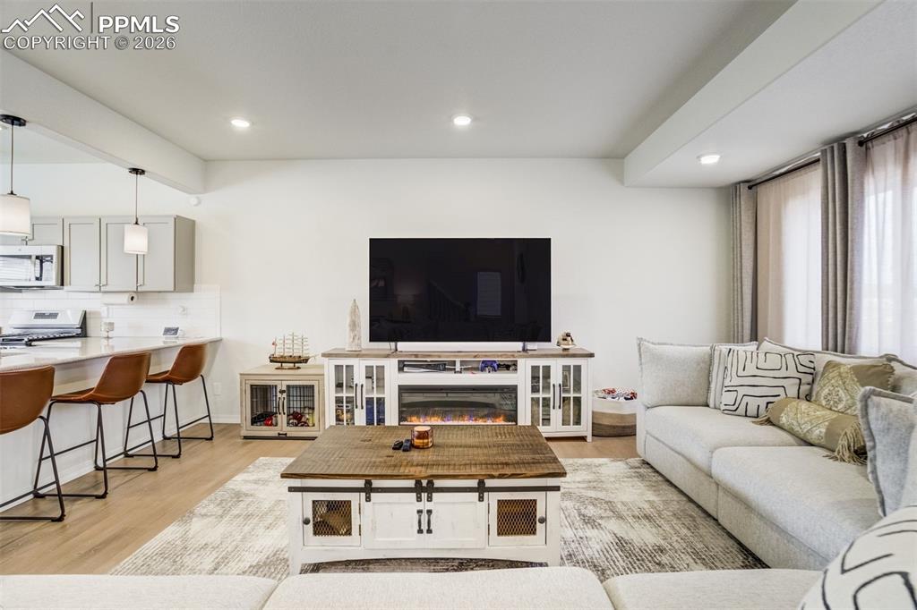 Image 16 of 30: Living Room