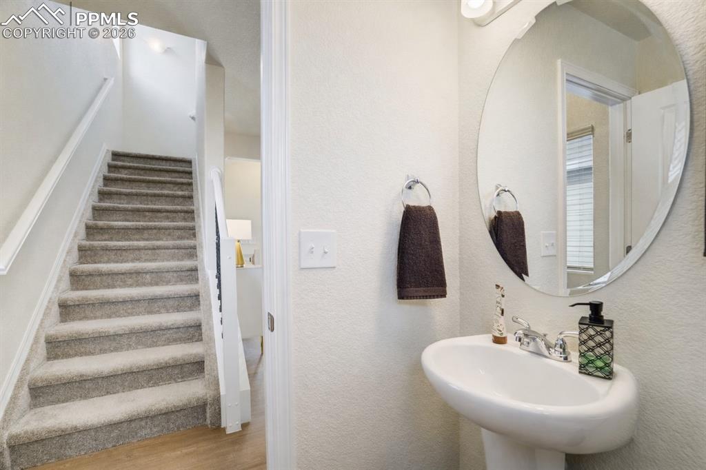 Image 20 of 30: Bathroom