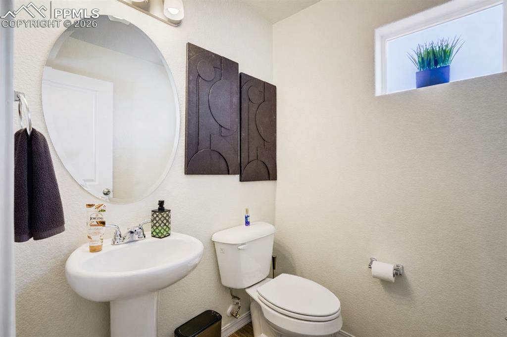 Image 21 of 30: Bathroom