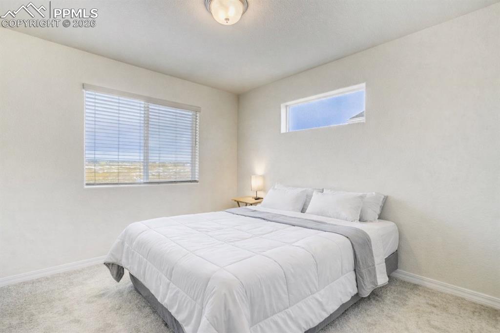 Image 23 of 30: Bedroom