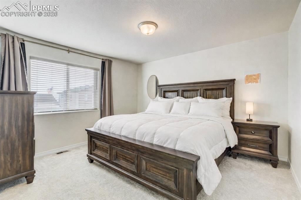 Image 26 of 30: Bedroom