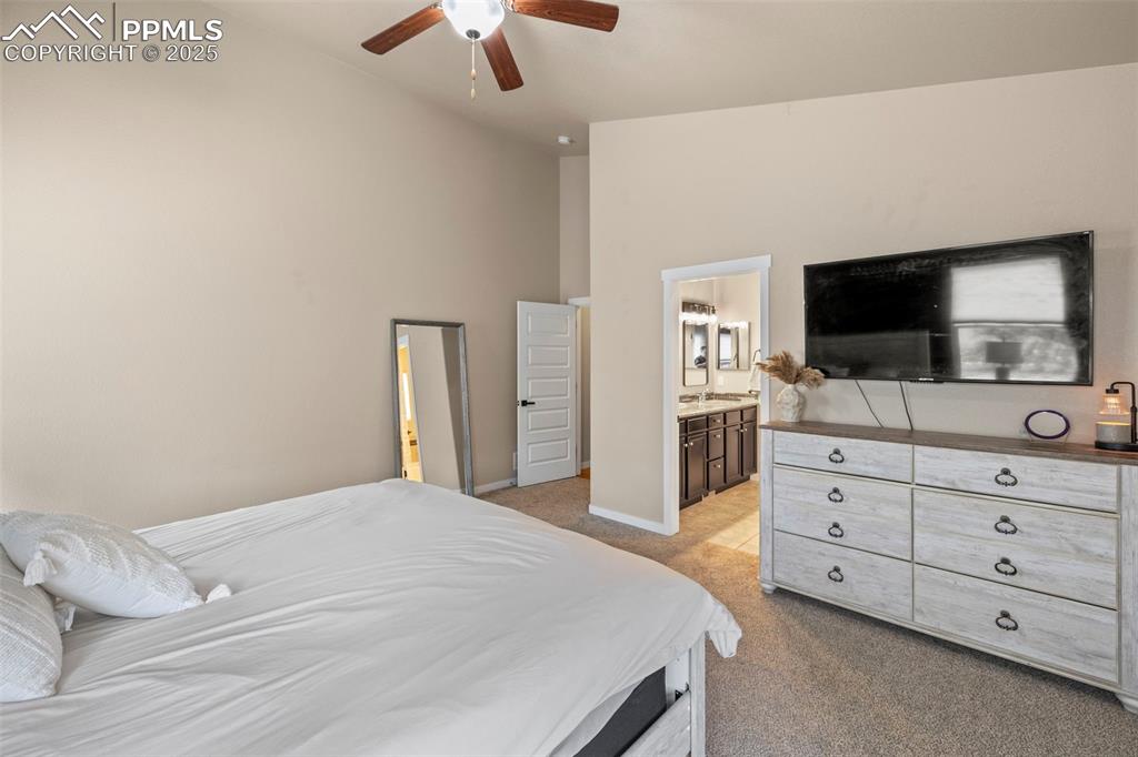 Image 20 of 42: Bedroom