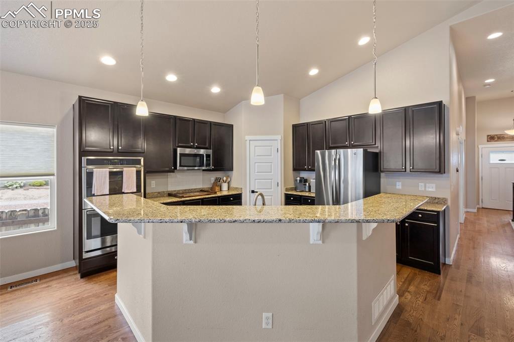 Image 6 of 42: Kitchen