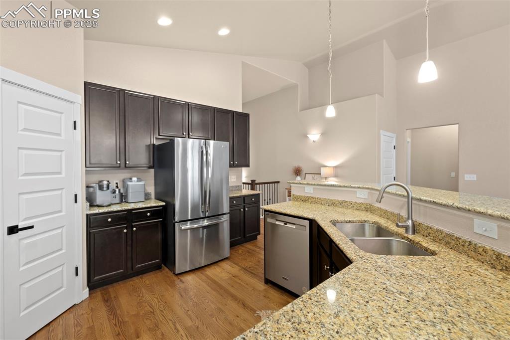 Image 9 of 42: Kitchen