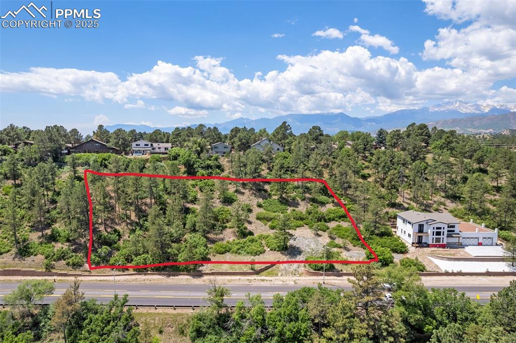 Image 7 of 13: "Property Lines are approximate and not a survey"