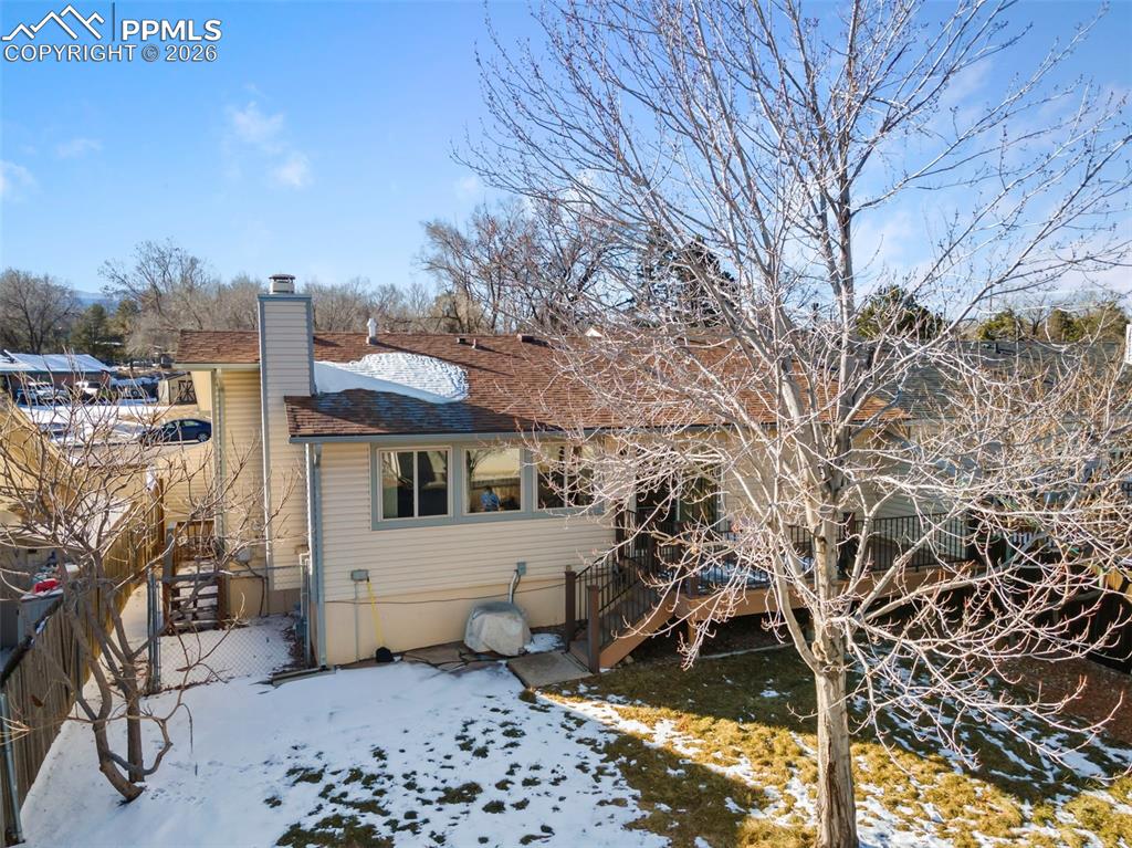 Image 27 of 42: Back of Structure