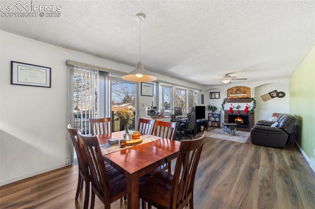 Image 5 of 42: Dining Area