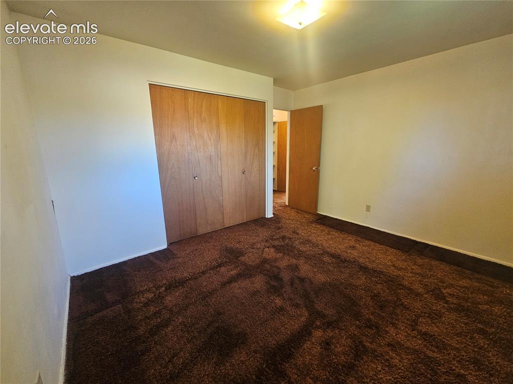 Image 18 of 37: Bedroom
