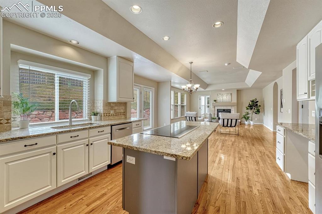 Image 10 of 47: Kitchen Island!