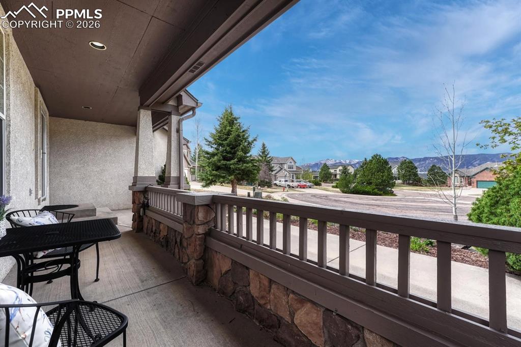 Image 3 of 47: Entry