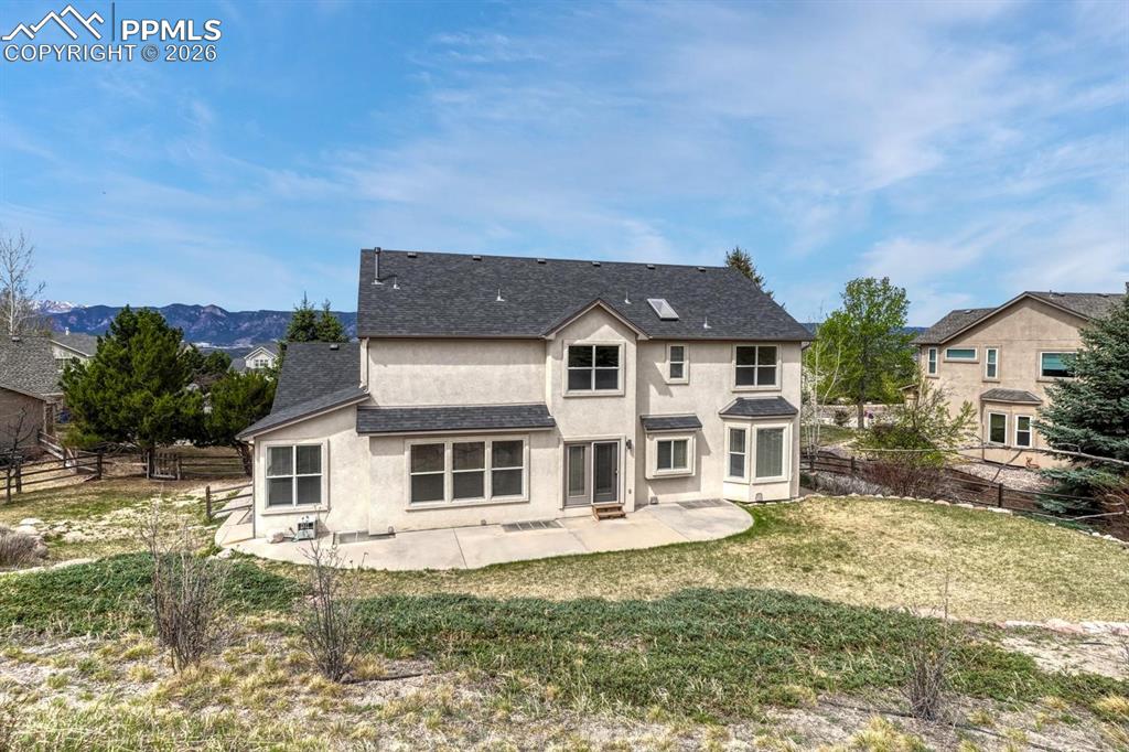 Image 41 of 47: Fenced yard!