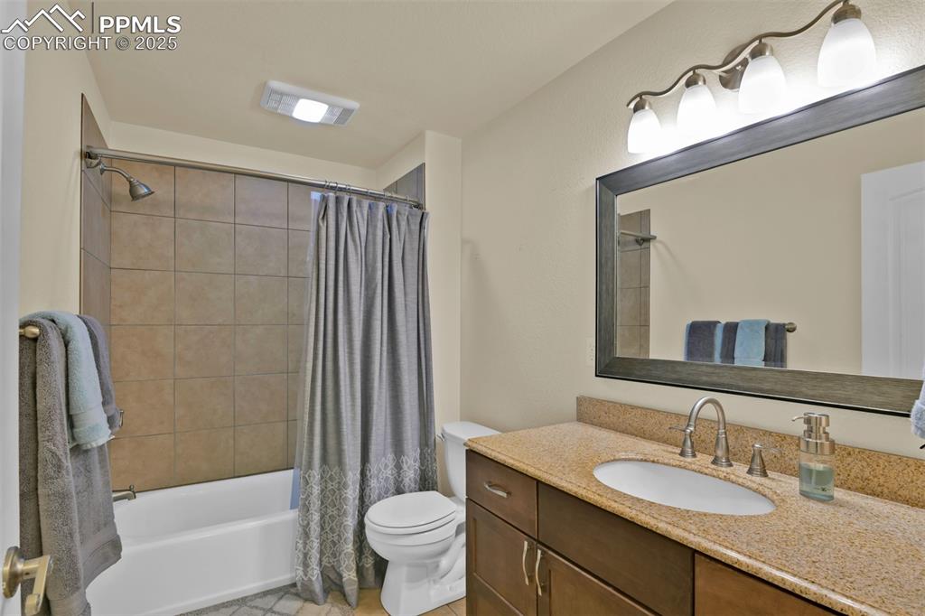 Image 44 of 50: Full bath with shower / bath combo