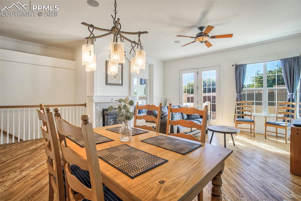 Image 16 of 33: Dining area