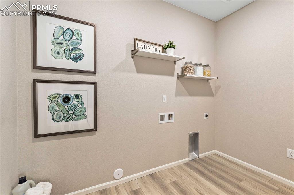 Image 16 of 28: Photos of model home