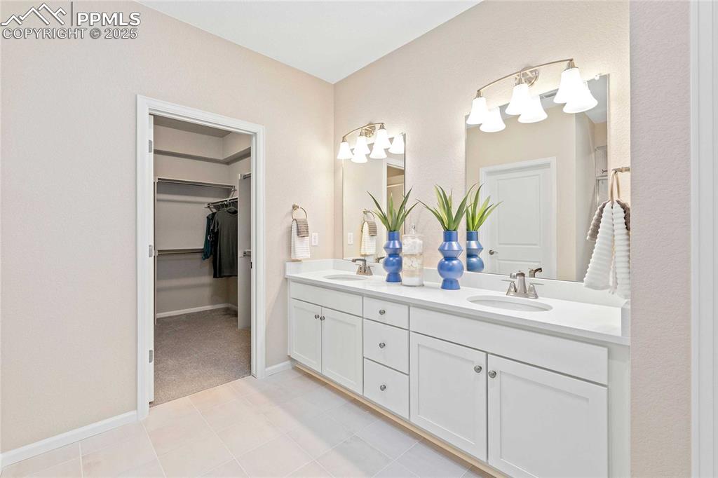 Image 18 of 28: Photos of model home