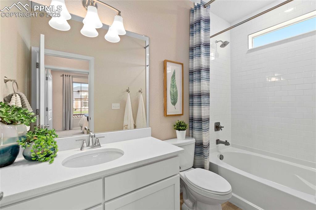 Image 24 of 28: Photos of model home