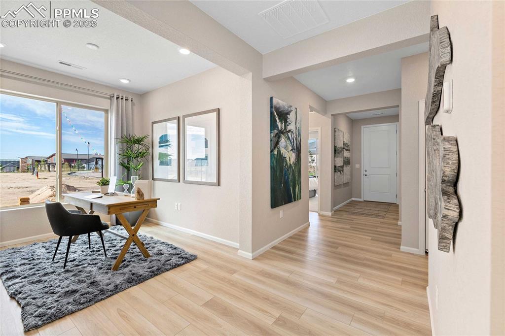 Image 3 of 28: Photos of model home