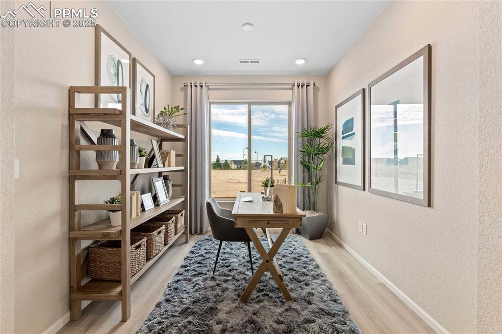 Image 4 of 28: Photos of model home