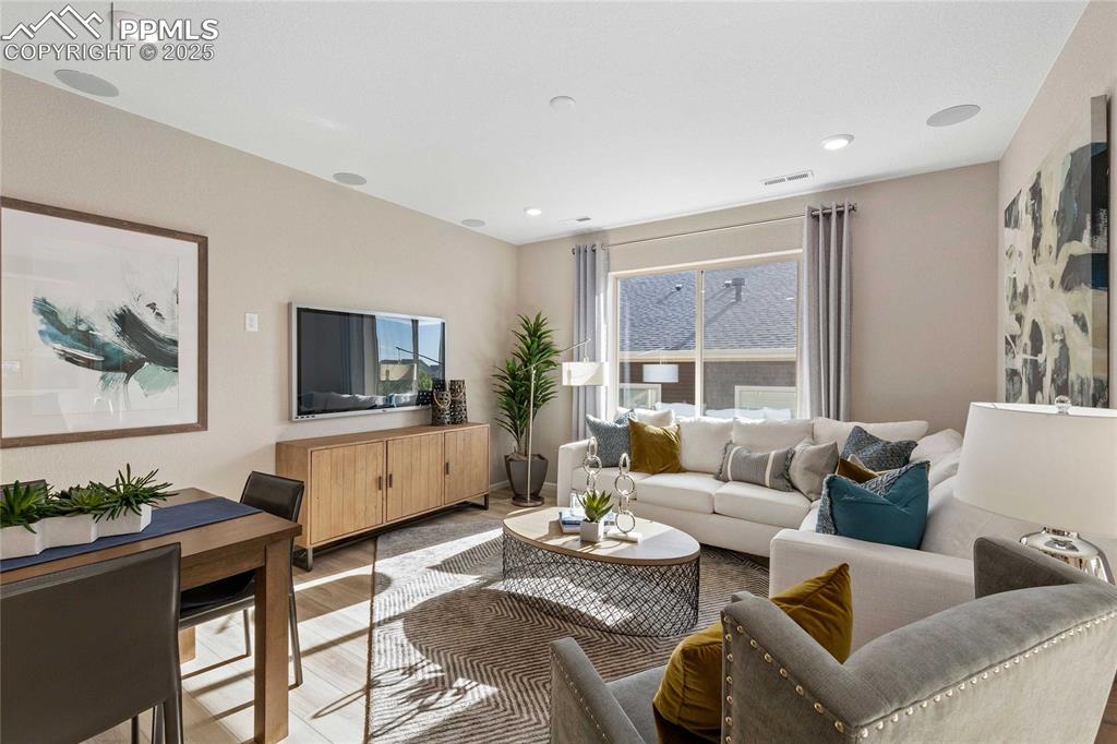 Image 8 of 28: Photos of model home